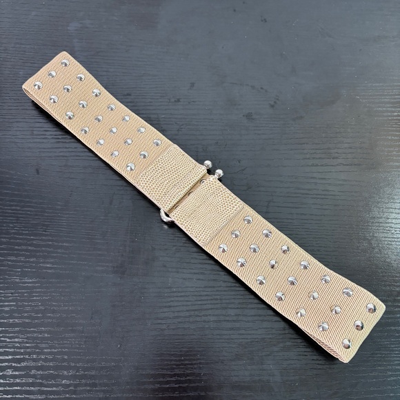 Betsey Johnson Elastic Wide Cinch Belt Silver Studs & Clasp Punk Rockabilly S/M - Picture 2 of 5